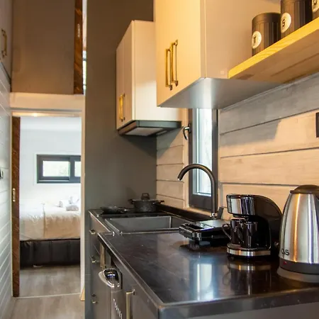 מלון Tiny House Framed By Nature Near Sea In Karaburun 3*
