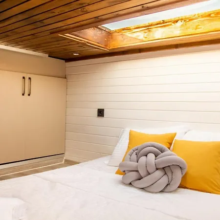 Casa vacanze Tiny House Framed By Nature Near Sea In Karaburun